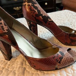 Sz 8 Nine West Peep-Toe heels